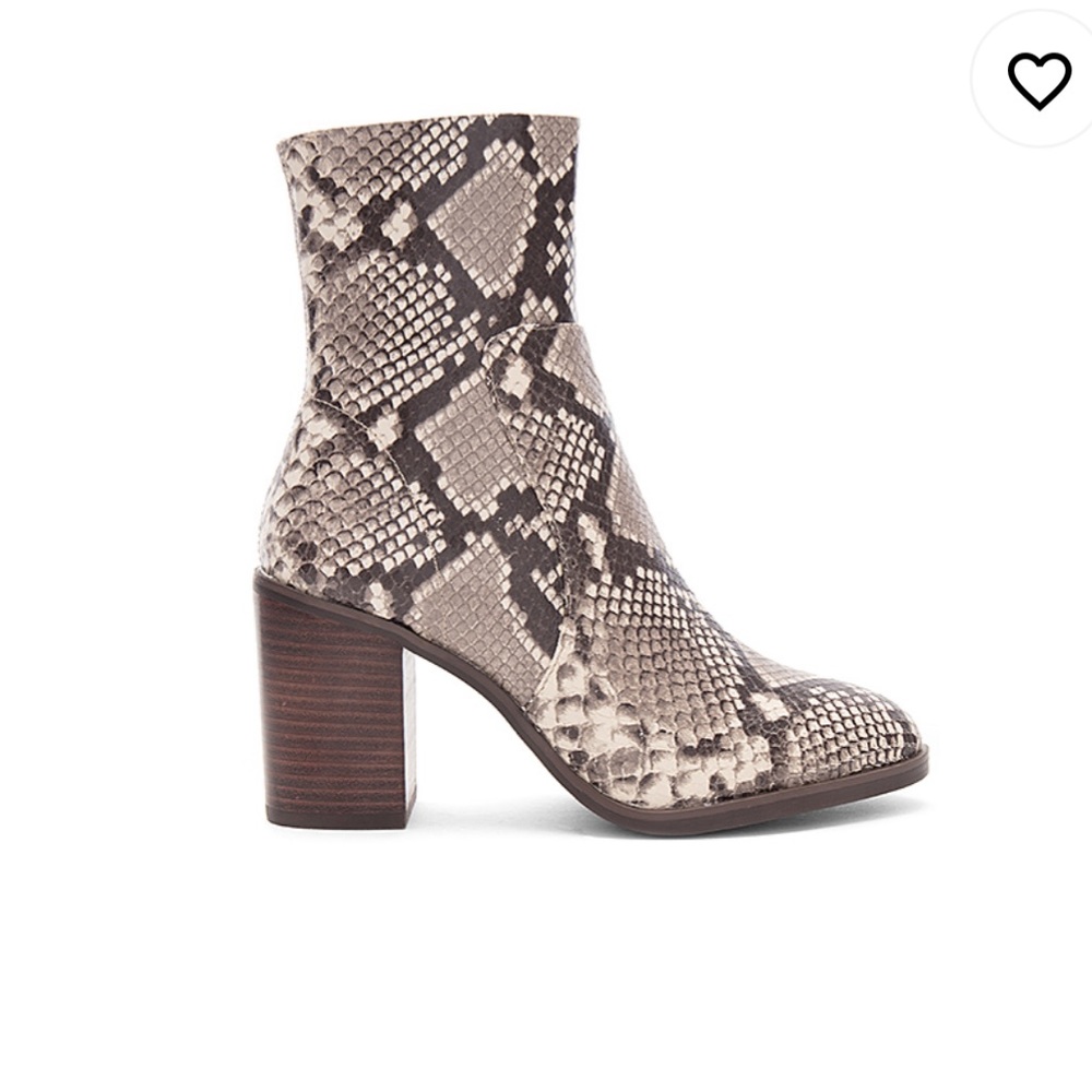 STEVE MADDEN Rewind Bootie in Natural Snake
